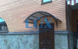 козырьки над крыльцом фото № 1